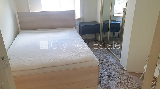 Fasādes māja, renovēta māja, ieeja no ielas, ir lifts, kāpņu telpa pēc kosmētiskā remonta, Rīga - foto 14