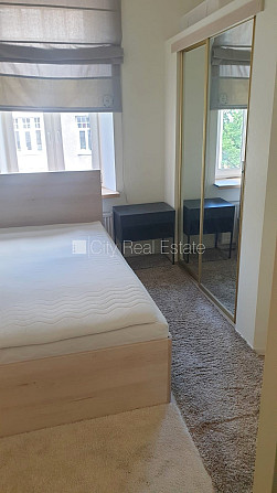 Fasādes māja, renovēta māja, ieeja no ielas, ir lifts, kāpņu telpa pēc kosmētiskā remonta, Rīga - foto 16