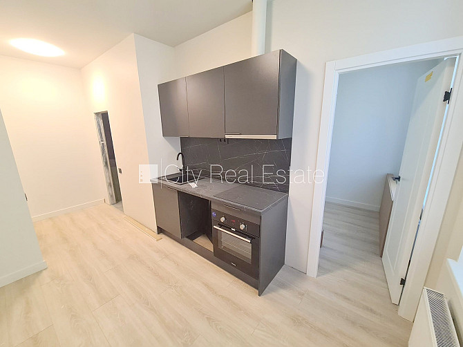 Pagalma ēka, renovēta māja, slēgta teritorija, ieeja no ielas un pagalma, kāpņu telpa pēc Rīga - foto 1