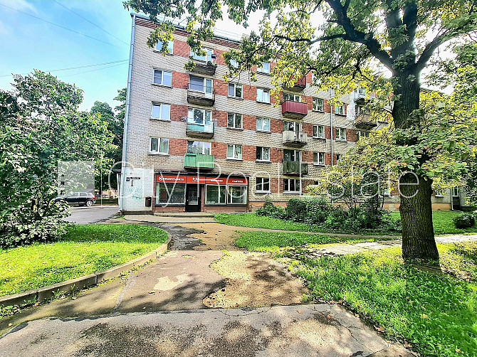 Фасадный дом, вход с улицы и со двора, помещения изолированы, центральное Рига - изображение 1