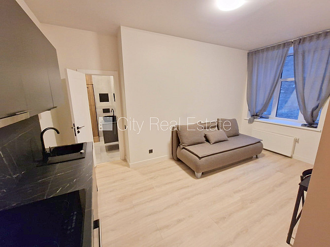 Fasādes māja, renovēta māja, slēgts pagalms, ieeja no ielas, ir lifts, kāpņu telpa pēc Rīga - foto 6