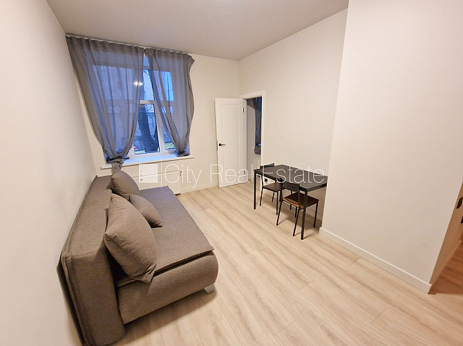 Fasādes māja, renovēta māja, slēgts pagalms, ieeja no ielas, ir lifts, kāpņu telpa pēc Rīga - foto 12