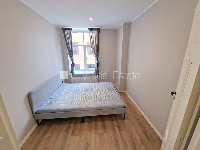 Здание во дворе, реновированный дом, закрытый двор, вход с улицы и со двора, Рига - изображение 11