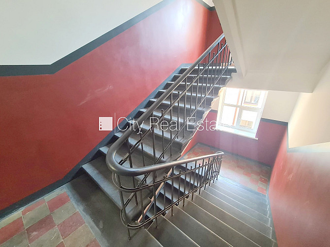 Здание во дворе, реновированный дом, закрытый двор, вход с улицы и со двора, Рига - изображение 15