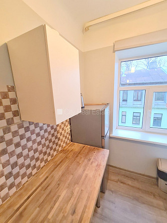 Фасадный дом, закрытый двор, вход с улицы, окна выходят во двор, изолированная Рига - изображение 10