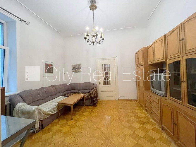 Место для машины, одна изолированная комната, проходные комнаты, высокие потолки, Рига - изображение 9