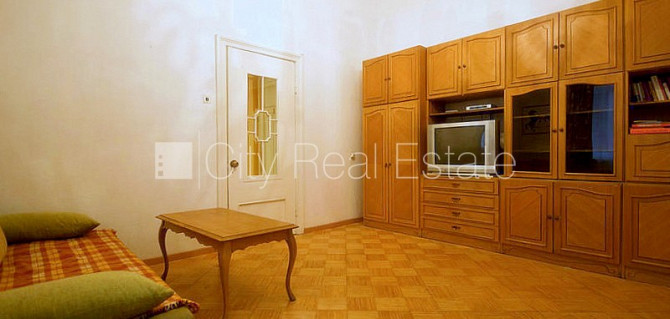 Место для машины, одна изолированная комната, проходные комнаты, высокие потолки, Рига - изображение 10