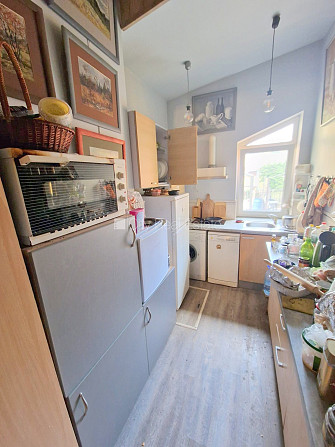 Фасадный дом, реновированный дом, закрытый двор, территория обнесена забором, Юрмала - изображение 8