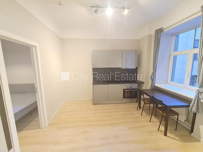 Здание во дворе, реновированный дом, закрытый двор, вход с улицы и со двора, лифт, Рига - изображение 9