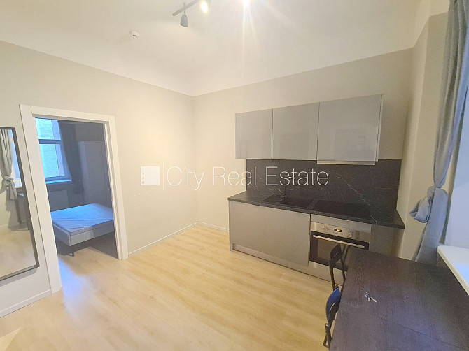 Здание во дворе, реновированный дом, закрытый двор, вход с улицы и со двора, лифт, Рига - изображение 14