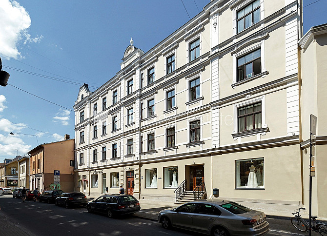 Fasādes māja, renovēta māja, slēgts pagalms, ieeja no ielas, kāpņu telpa pēc kapitālā Rīga - foto 16