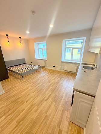 Pagalma māja, renovēta māja, slēgts pagalms, ieeja no ielas un pagalma, kāpņu telpa pēc Rīga - foto 2