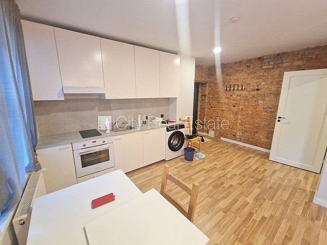 Дом во дворе, реновированный дом, закрытый двор, вход с улицы и со двора, Рига - изображение 8