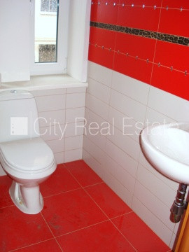 Pagalma māja, viena kvadrātmetra apsaimniekošanas maksa mēnesī , slēgta teritorija, ieeja no Rīga - foto 4