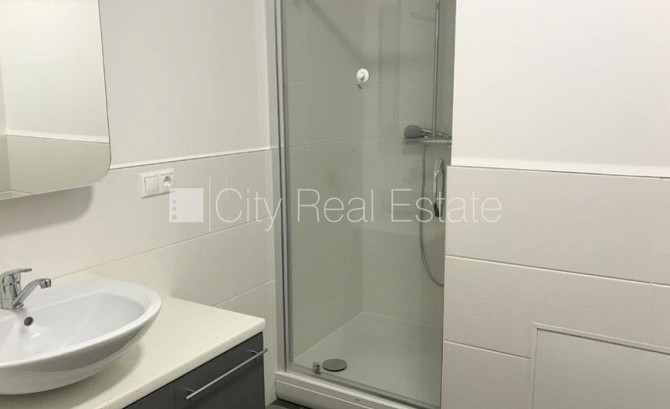 Jaunceltne, fasādes māja, labiekārtota apzaļumota teritorija, bruģēts piebraucamais ceļš, Rīga - foto 14