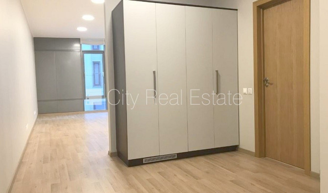 Jaunceltne, fasādes māja, labiekārtota apzaļumota teritorija, bruģēts piebraucamais ceļš, Rīga - foto 11