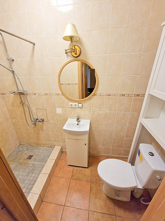 Puse mājas, labiekārtots apzaļumots pagalms, vieta automašīnai, ieeja no pagalma, terase, logi Jūrmala - foto 15