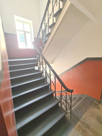 Fasādes māja, renovēta māja, slēgts pagalms, ieeja no ielas un pagalma, kāpņu telpa pēc Rīga - foto 15