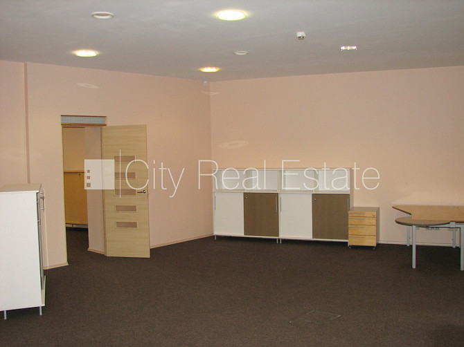 Fasādes māja, renovēta māja, objektu apsargā fiziskā apsardze, ieeja no ielas, ir lifts, Rīga - foto 4