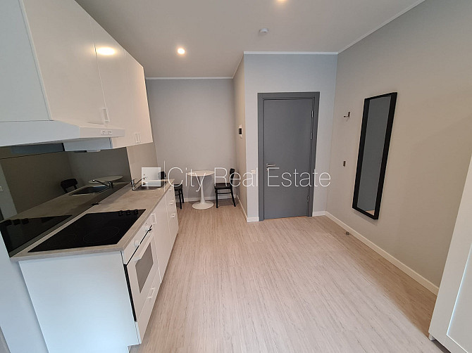 Fasādes māja, renovēta māja, slēgts pagalms, ieeja no ielas, kāpņu telpa pēc kapitālā Rīga - foto 17