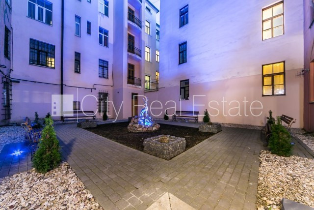 Projekts - Aleksandra Čaka 33, pagalma māja, renovēta māja, labiekārtots apzaļumots pagalms, Rīga - foto 16