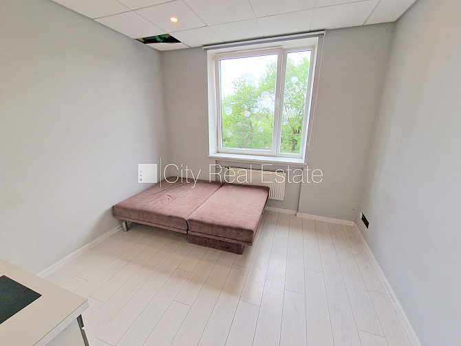 Новостройка, фасадный дом, закрытый двор, вход с улицы, лифт, лестничная клетка Рига - изображение 7