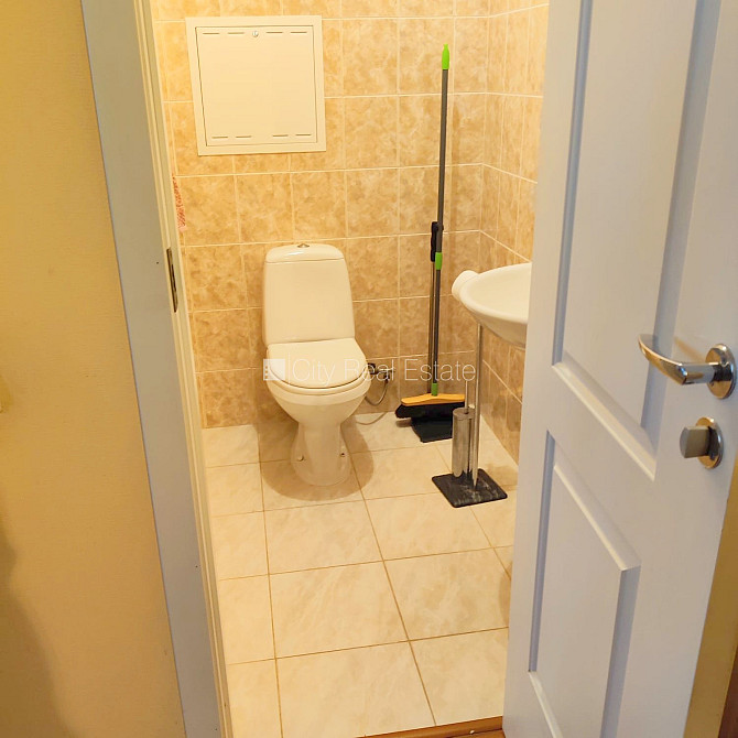 Новостройка, благоустроенная озеленённая территория, место для машины, вход с Рига - изображение 9