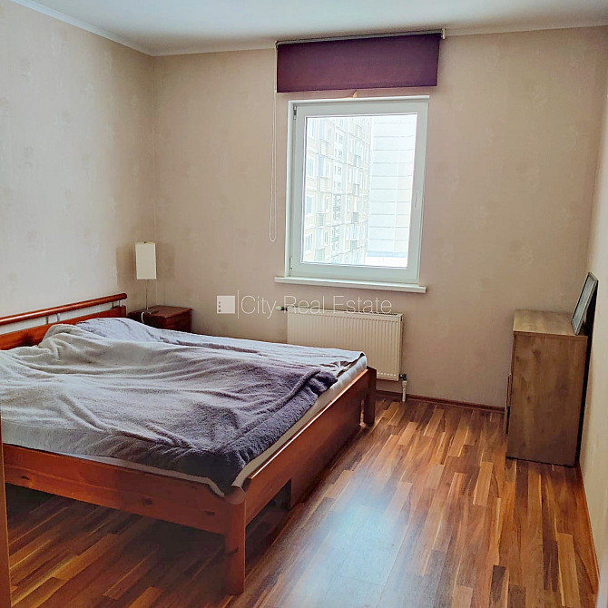 Новостройка, благоустроенная озеленённая территория, место для машины, вход с Рига - изображение 7