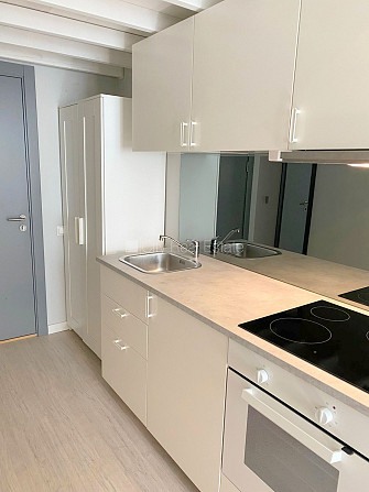 Фасадный дом, реновированный дом, закрытый двор, вход с улицы, лестничная клетка Рига - изображение 7