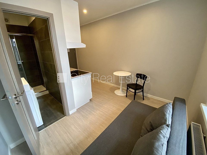 Фасадный дом, реновированный дом, закрытый двор, вход с улицы, лестничная клетка Рига - изображение 5