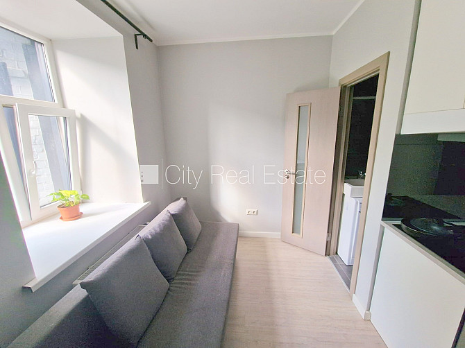 Фасадный дом, реновированный дом, закрытый двор, вход с улицы, лестничная клетка Рига - изображение 7