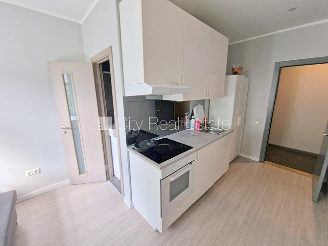 Фасадный дом, реновированный дом, закрытый двор, вход с улицы, лестничная клетка Рига - изображение 4