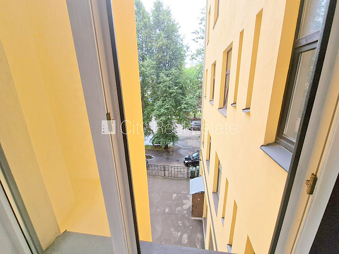 Земля в собственности, здание во дворе, реновированный дом, закрытый двор, вход с Рига - изображение 11