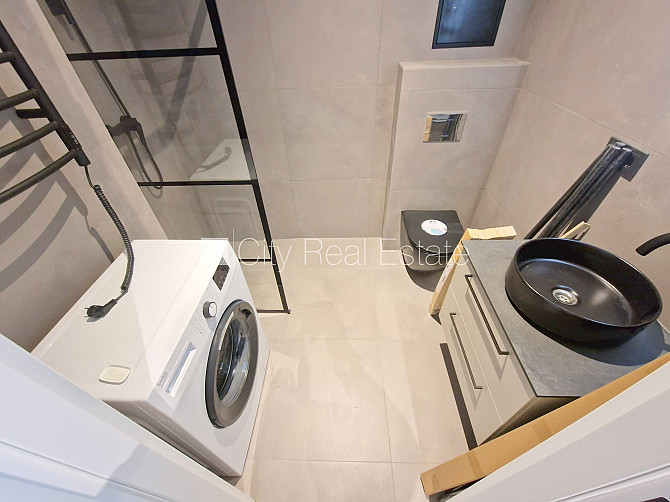 Фасадный дом, реновированный дом, закрытый двор, вход с улицы, мансарда, лифт, Рига - изображение 9