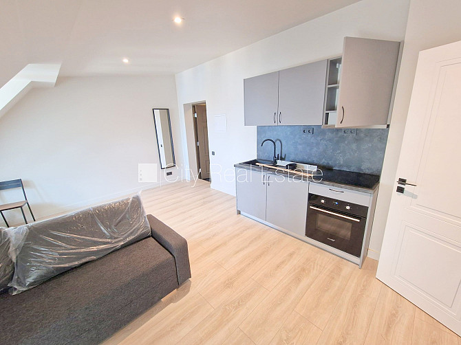 Фасадный дом, реновированный дом, закрытый двор, вход с улицы, мансарда, лифт, Рига - изображение 2