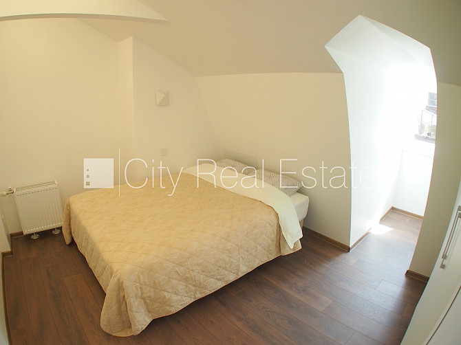 Фасадный дом, реновированный дом, вход с улицы, лестничная клетка после Рига - изображение 14