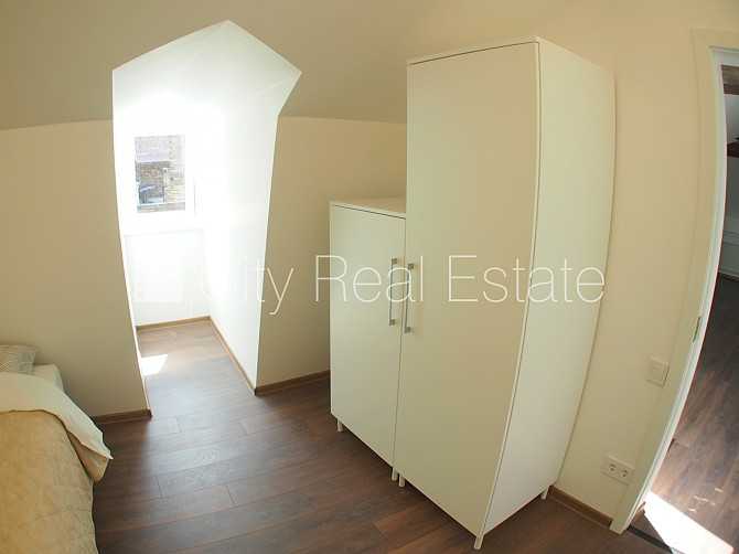 Фасадный дом, реновированный дом, вход с улицы, лестничная клетка после Рига - изображение 16