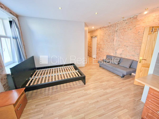 Здание во дворе, реновированный дом, закрытый двор, вход с улицы и со двора, Рига - изображение 5