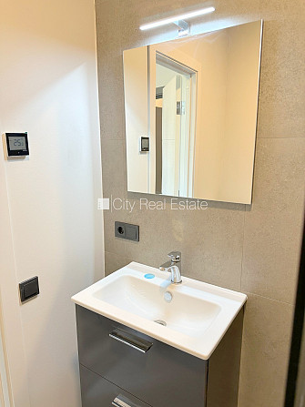 Здание во дворе, реновированный дом, закрытый двор, вход с улицы и со двора, Рига - изображение 14