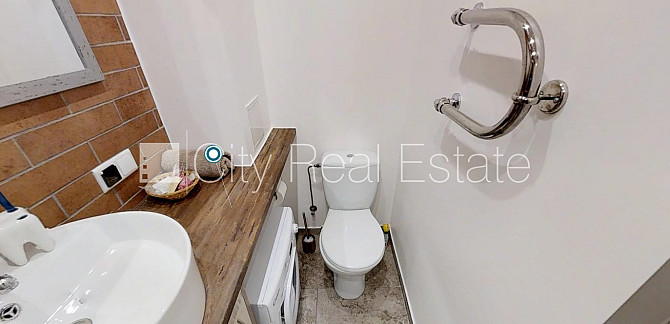 Реновированный дом, благоустроенная озеленённая территория, лестничная клетка Рига - изображение 10