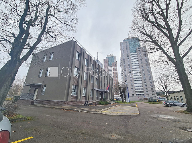 Реновированный дом, благоустроенная озеленённая территория, лестничная клетка Рига - изображение 19