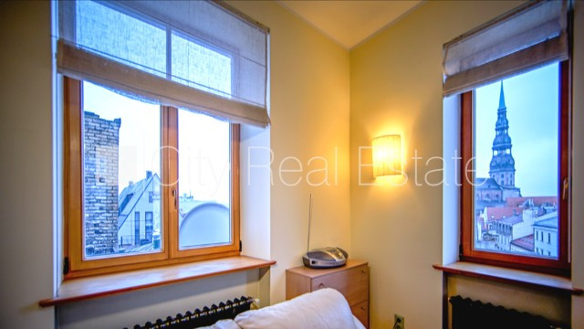 Фасадный дом, реновированный дом, вход с улицы, лестничная клетка после Рига - изображение 4