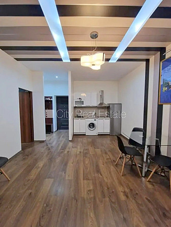 Projekts - Aleksandra Čaka 33, pagalma ēka, renovēta māja, labiekārtots apzaļumots pagalms, Rīga - foto 2