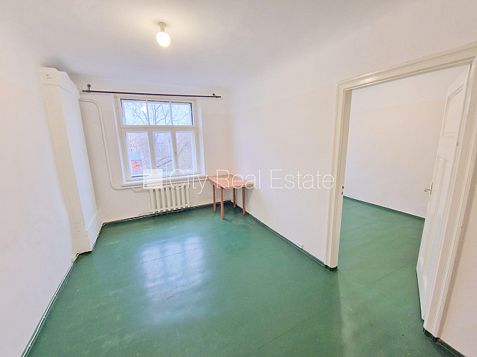 Pagalma māja, renovēta māja, slēgta teritorija, ieeja no pagalma, kāpņu telpa pēc Rīga - foto 6