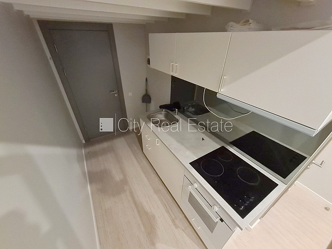 Fasādes māja, renovēta māja, slēgts pagalms, ieeja no ielas, kāpņu telpa pēc kapitālā Rīga - foto 6