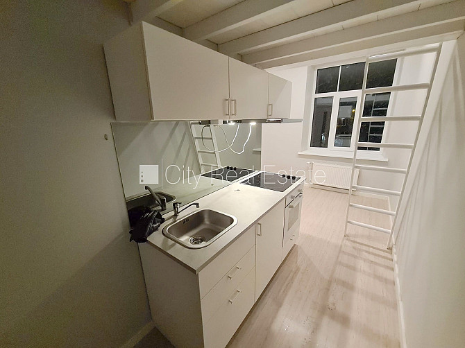 Fasādes māja, renovēta māja, slēgts pagalms, ieeja no ielas, kāpņu telpa pēc kapitālā Rīga - foto 1