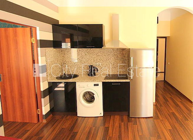 Projekts - Aleksandra Čaka 33, pagalma ēka, labiekārtots apzaļumots pagalms, ieeja no pagalma, Rīga - foto 5