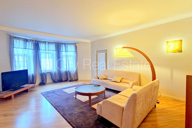 Fasādes māja, restaurēta māja, ieeja no ielas, ir lifts, kāpņu telpa pēc kosmētiskā Rīga - foto 9