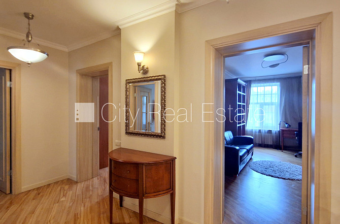 Fasādes māja, restaurēta māja, ieeja no ielas, ir lifts, kāpņu telpa pēc kosmētiskā Rīga - foto 17