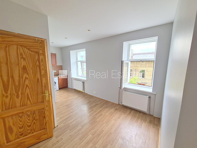 Pagalma ēka, renovēta māja, slēgts pagalms, ieeja no ielas un pagalma, kāpņu telpa pēc Rīga - foto 5